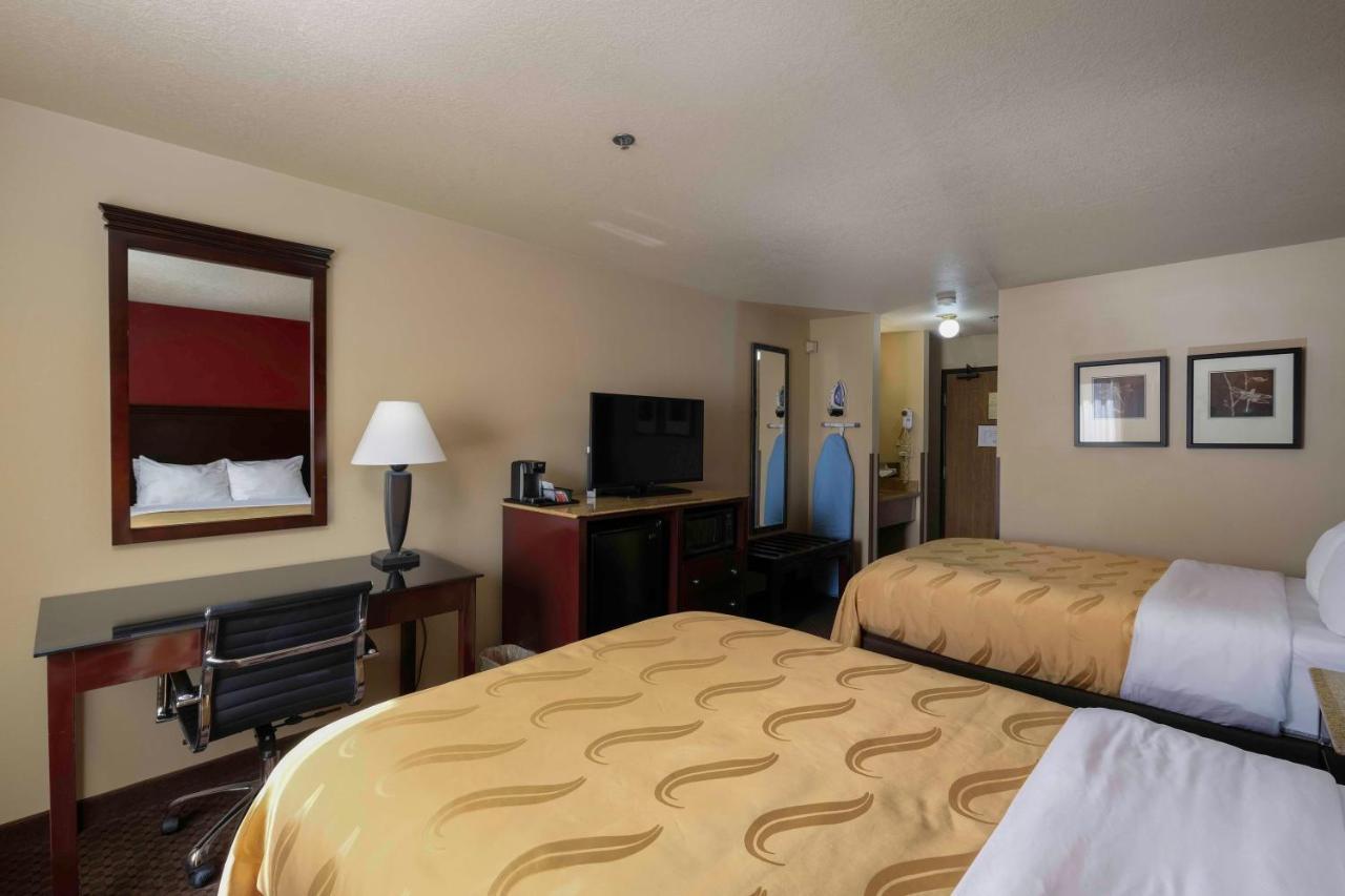 Quality Inn Силвър Сити Екстериор снимка