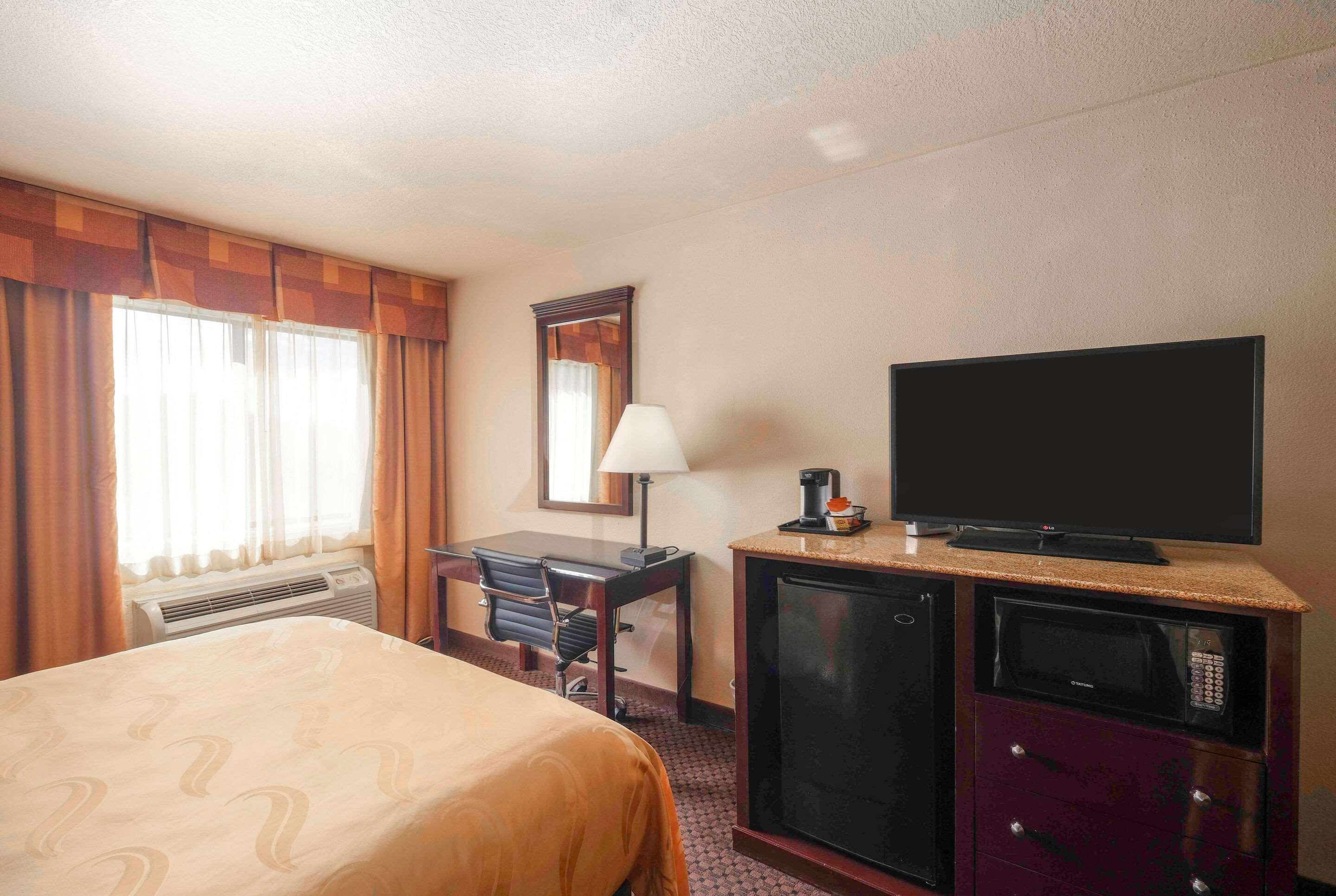 Quality Inn Силвър Сити Екстериор снимка