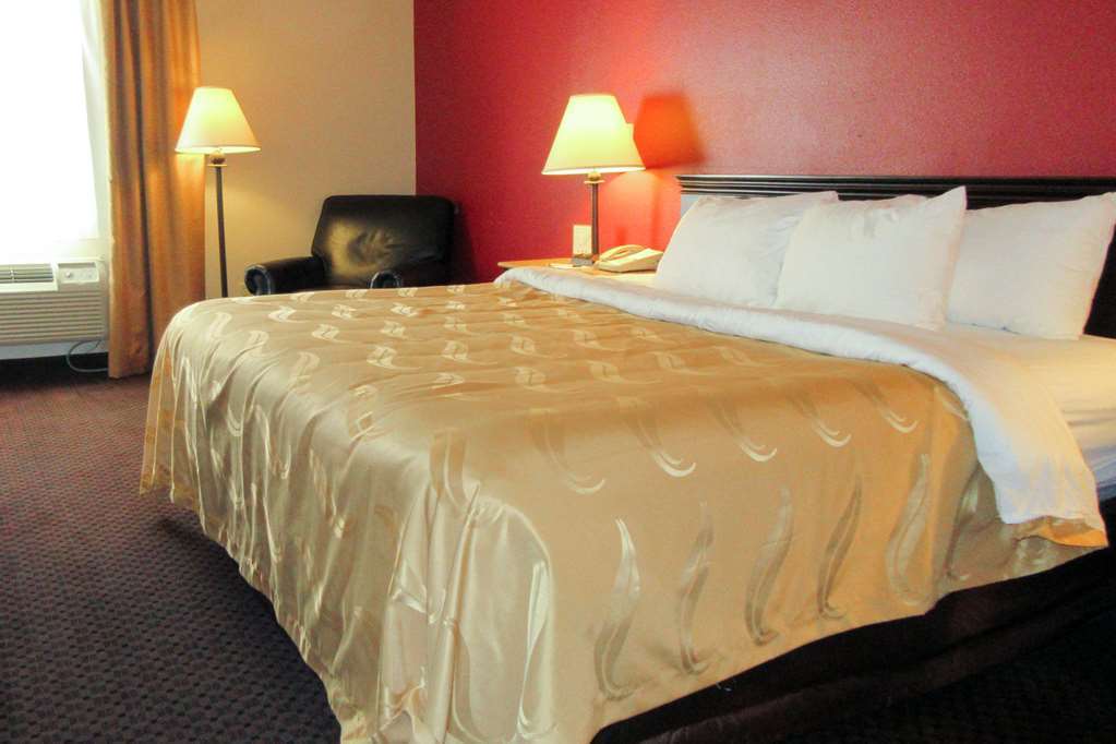 Quality Inn Силвър Сити Стая снимка